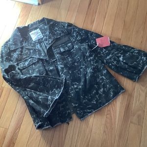 Mossimo Army green camo jacket size Small NWT